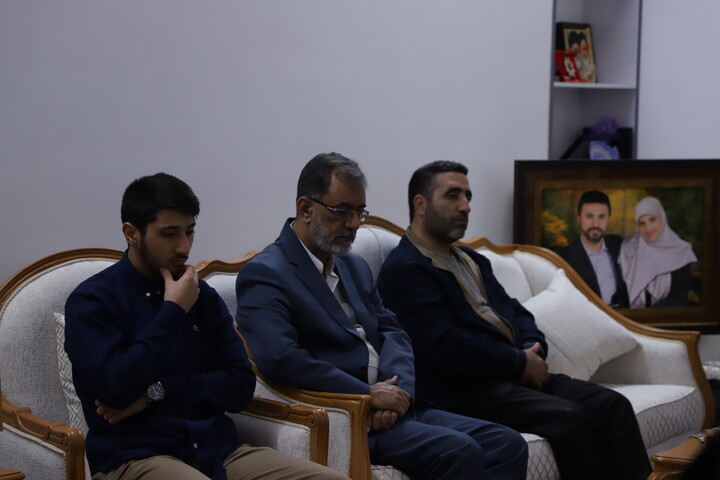 تصاویر/ تجلیل از شکوه مادری در دیدار با مادر شهیده معصومه کرباسی