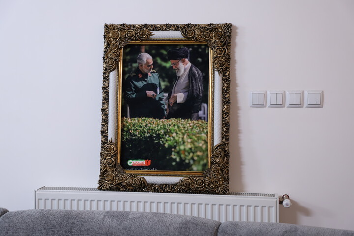 تصاویر/ تجلیل از شکوه مادری در دیدار با مادر شهیده معصومه کرباسی