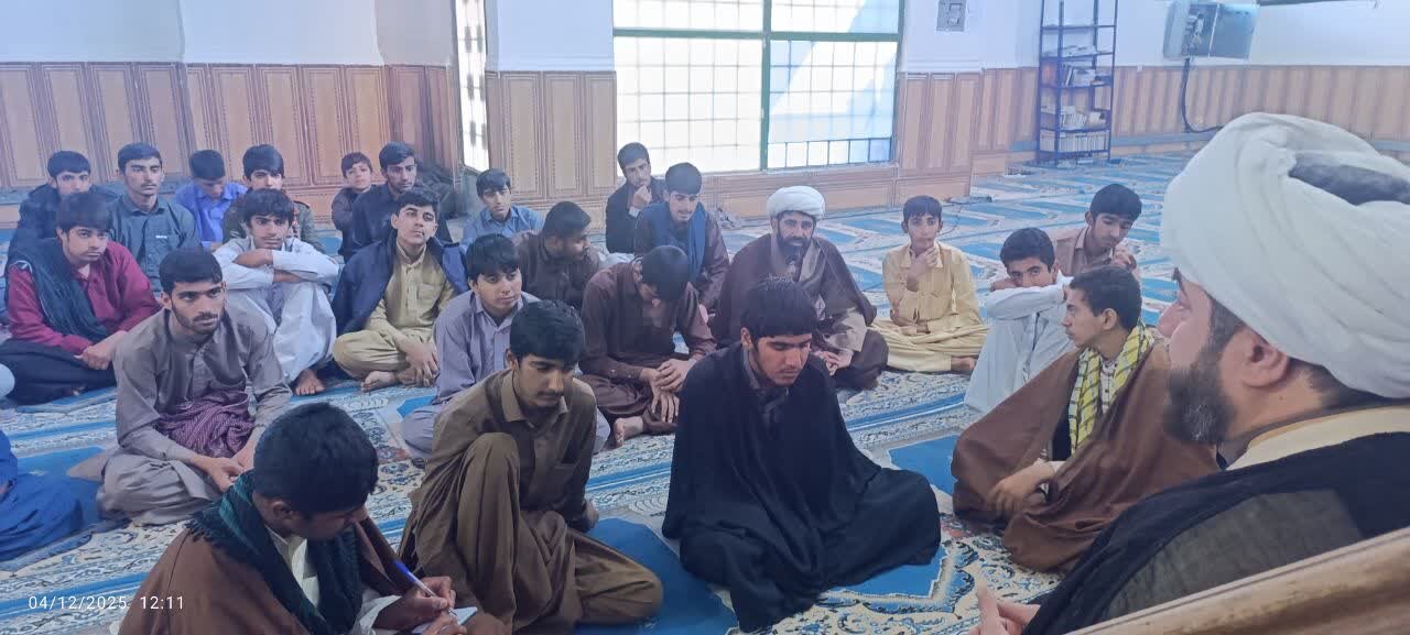 برگزاری کارگاه تربیتی و نشست مشاوره‌ای با حضور دکتر افشارمنش در حوزه علمیه پیامبر اعظم(ص) جازموریان