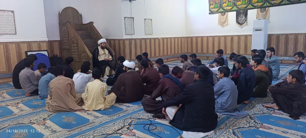 برگزاری کارگاه تربیتی و نشست مشاوره‌ای با حضور دکتر افشارمنش در حوزه علمیه پیامبر اعظم(ص) جازموریان