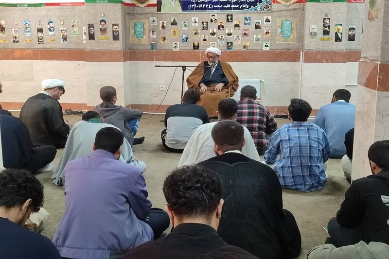 دروس اخلاق با حضور اساتید کشوری و استانی توسعه می‌یابد+تصاویر