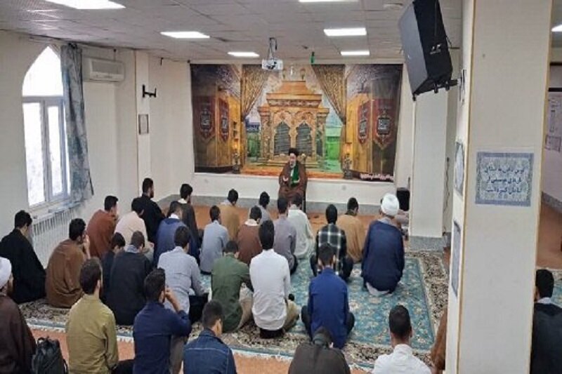 دروس اخلاق با حضور اساتید کشوری و استانی توسعه مییابد+تصاویر