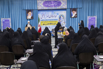 تصاویر/ دیدار جمعی از بانوان فعال فرهنگی با امام جمعه یزد