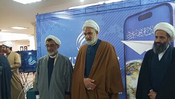 حوزه‌های علمیه باید حکمرانی فضای مجازی را تبیین کنند/حکمرانی فضای مجازی و هوش مصنوعی نیاز امروز جهان اسلام است +عکس