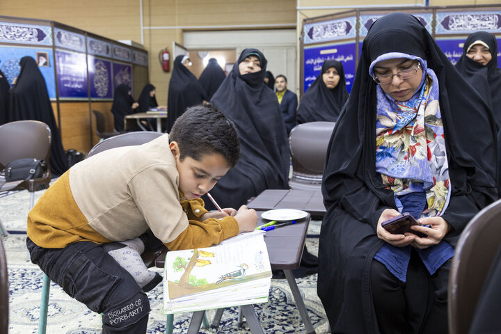 دیدار جمعی از بانوان فعال فرهنگی با امام جمعه یزد