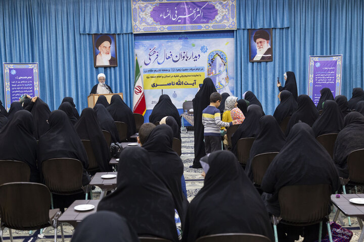 دیدار جمعی از بانوان فعال فرهنگی با امام جمعه یزد