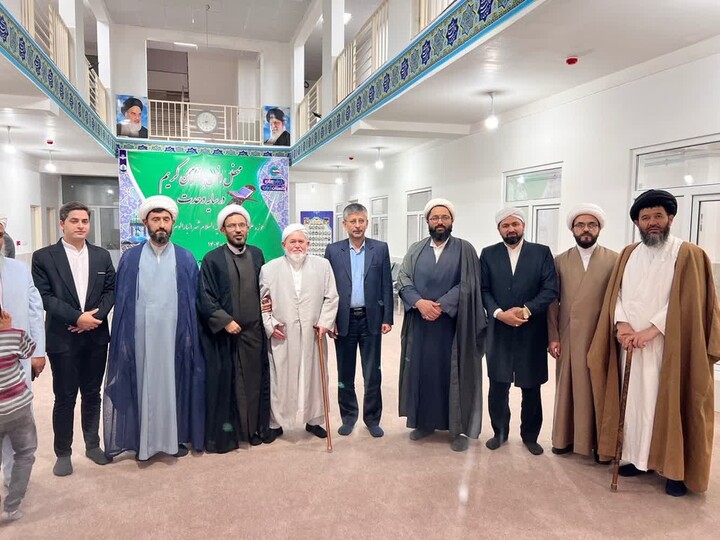 کرسی تلاوت در سایه وحدت