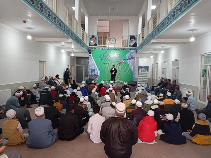 کرسی تلاوت در سایه وحدت