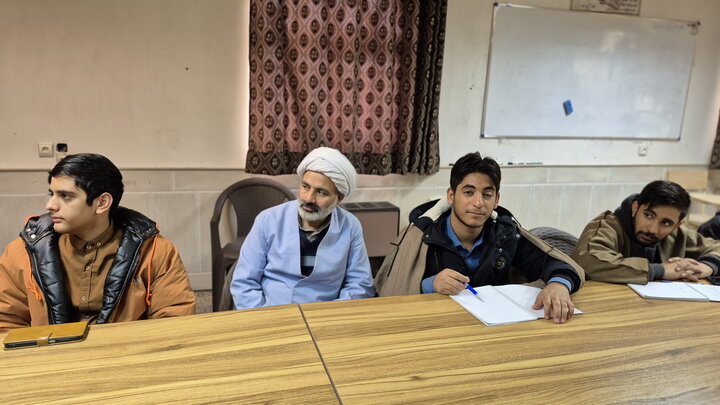 تصاویر/ نشست علمی پژوهشی طلاب مدرسه علمیه آیت‌الله مصطفوی(ره) کاشان