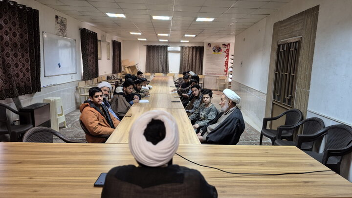 تصاویر/ نشست علمی پژوهشی طلاب مدرسه علمیه آیت‌الله مصطفوی(ره) کاشان