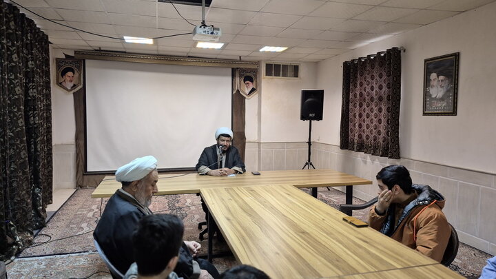 تصاویر/ نشست علمی پژوهشی طلاب مدرسه علمیه آیت‌الله مصطفوی(ره) کاشان