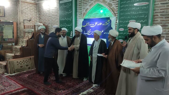 تصاویر / مراسم جشنواره علامه حلی مدرسه ای سردارین قزوین