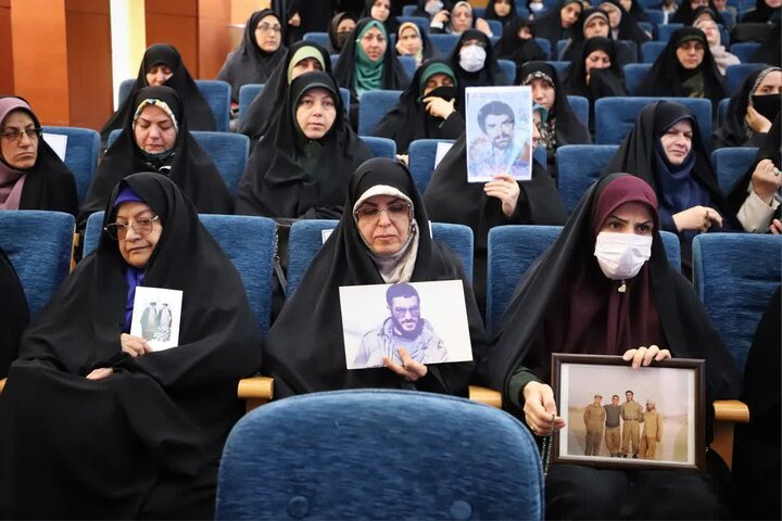 تصاویر/برگزاری سیزدهمین همایش اسوه های صبر و مقاومت در اراک