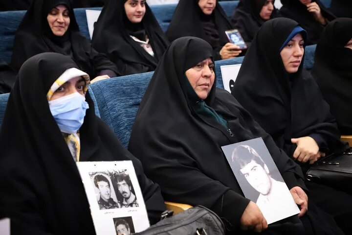 تصاویر/برگزاری سیزدهمین همایش اسوه های صبر و مقاومت در اراک