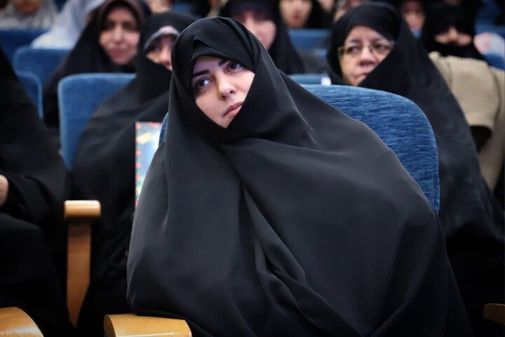 تصاویر/برگزاری سیزدهمین همایش اسوه های صبر و مقاومت در اراک