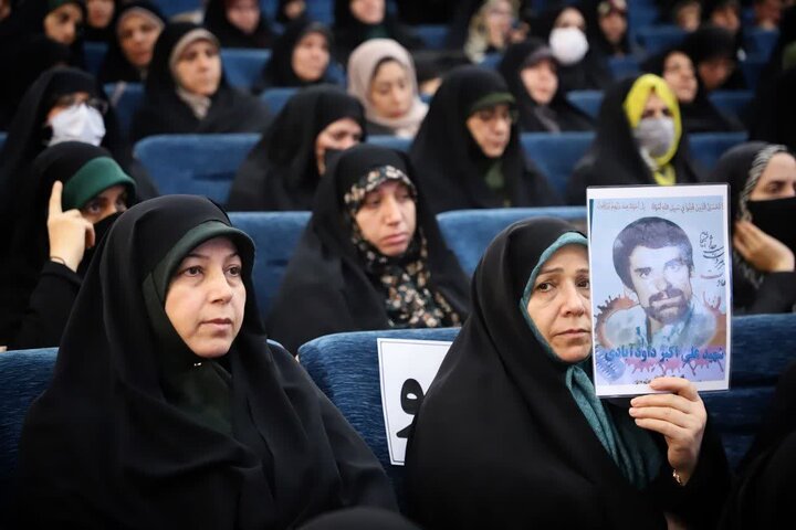 تصاویر/برگزاری سیزدهمین همایش اسوه های صبر و مقاومت در اراک