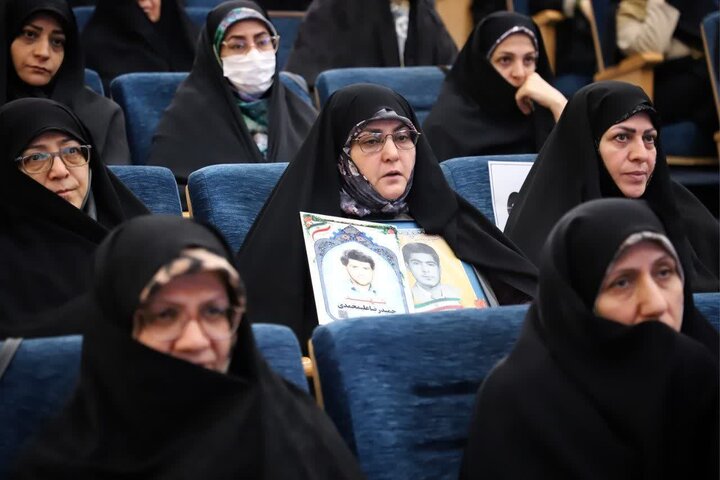 تصاویر/برگزاری سیزدهمین همایش اسوه های صبر و مقاومت در اراک