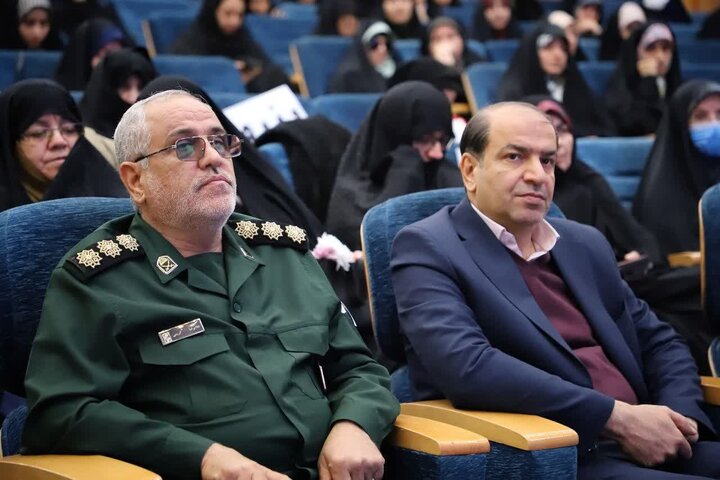 تصاویر/برگزاری سیزدهمین همایش اسوه های صبر و مقاومت در اراک