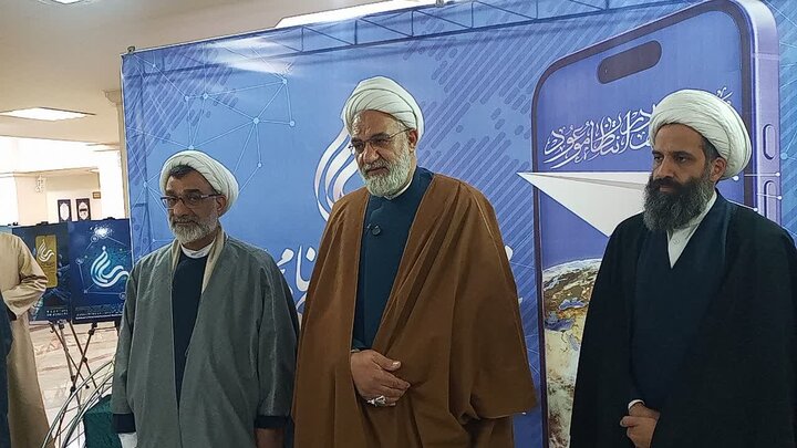 حوزههای علمیه باید حکمرانی فضای مجازی را تبیین کنند/حکمرانی فضای مجازی و هوش مصنوعی نیاز امروز جهان اسلام است +عکس