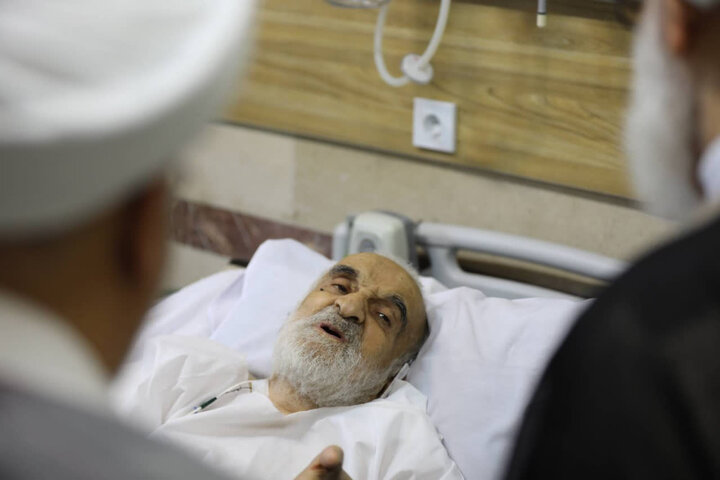 عیادت حجت الاسلام والمسلمین فرخ فال از آیت الله محمدی تولیت مدرسه علمیه روحیه بابل