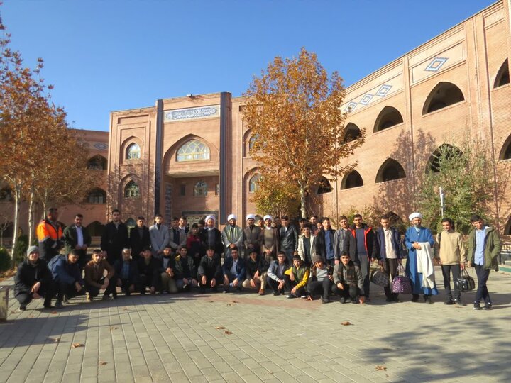 تصاویر/ اردوی زیارتی طلاب خوی به مشهد مقدس