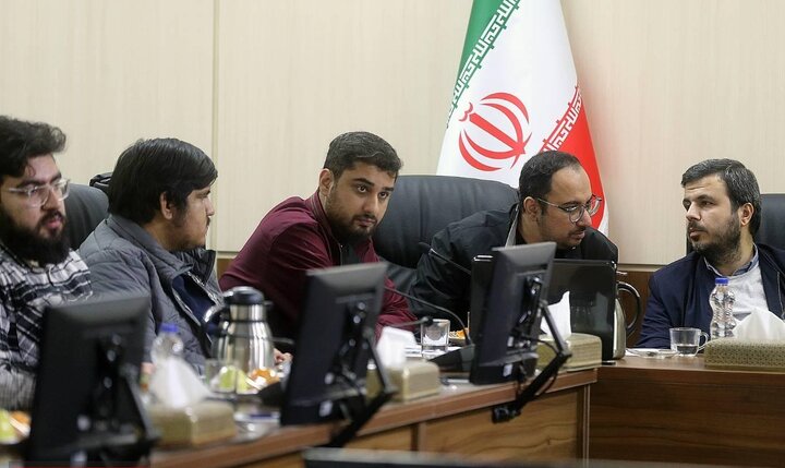 تصاویر/ دیدار رئیس مجمع تشخیص مصلت نظام با دانشجویان