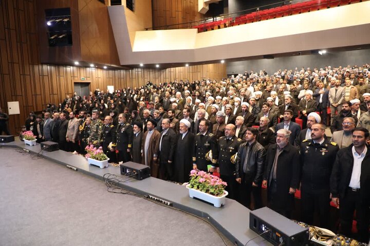 تصاویر/ همایش ایران قوی و تجلیل از خانواده های شهدای دفاع مقدس ۱۲ روزه  در ارومیه