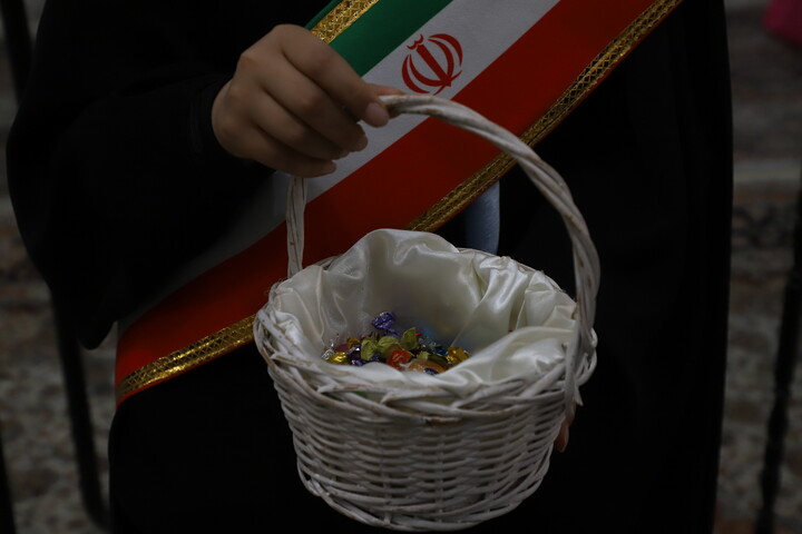 تصاویر/ جشن ازدواج ۷۳۰ زوج دانشجودر حرم مطهر حضرت فاطمه معصومه(س)