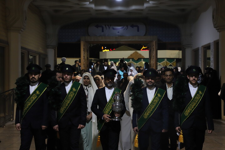 تصاویر/ جشن ازدواج ۷۳۰ زوج دانشجودر حرم مطهر حضرت فاطمه معصومه(س)