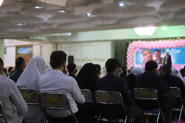 تصاویر/ جشن ازدواج ۷۳۰ زوج دانشجودر حرم مطهر حضرت فاطمه معصومه(س)