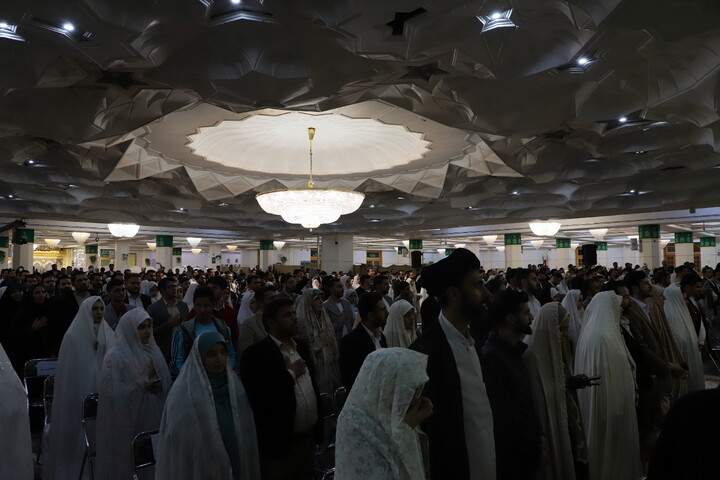 تصاویر/ جشن ازدواج ۷۳۰ زوج دانشجودر حرم مطهر حضرت فاطمه معصومه(س)