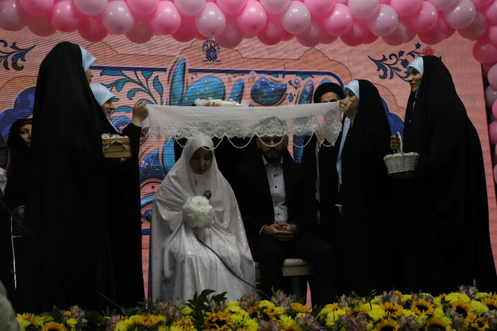 تصاویر/ جشن ازدواج ۷۳۰ زوج دانشجودر حرم مطهر حضرت فاطمه معصومه(س)