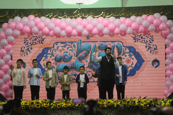 تصاویر/ جشن ازدواج ۷۳۰ زوج دانشجودر حرم مطهر حضرت فاطمه معصومه(س)