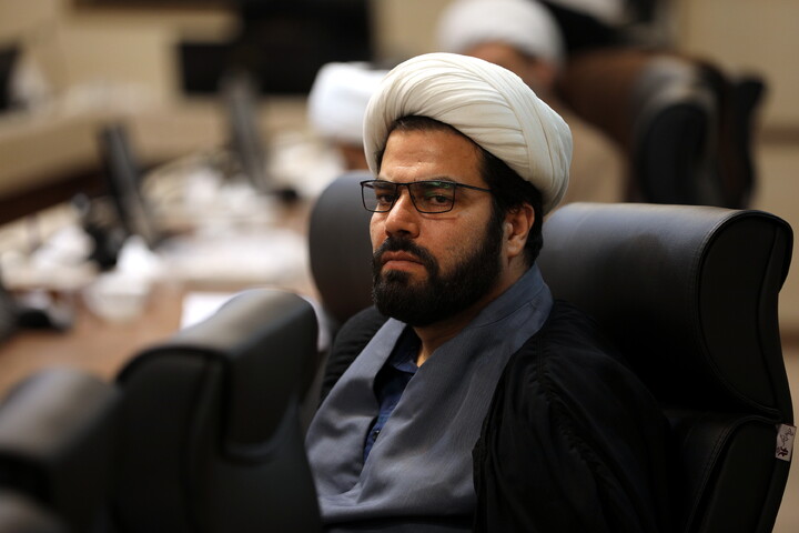 تصاویر/ نشست تبلیغی معاون تبلیغ و امور فرهنگی حوزه های علمیه با مبلغین فعال در دانشگاه های استان قم