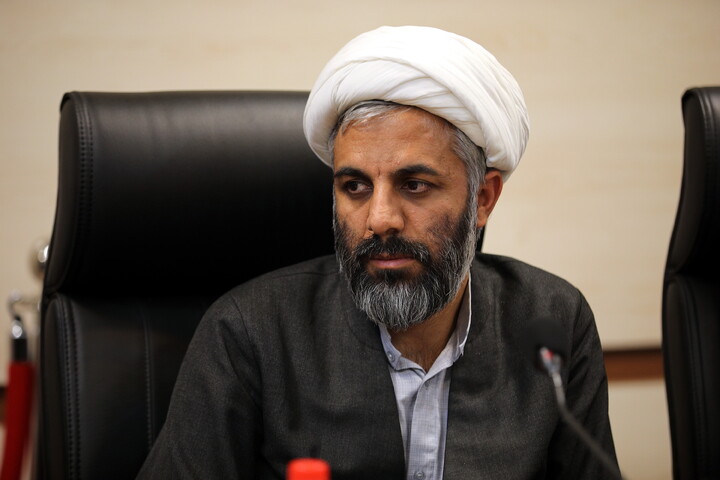 تصاویر/ نشست تبلیغی معاون تبلیغ و امور فرهنگی حوزه های علمیه با مبلغین فعال در دانشگاه های استان قم