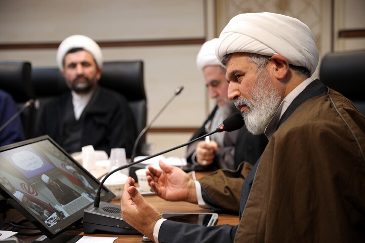 تصاویر/ نشست تبلیغی معاون تبلیغ و امور فرهنگی حوزه های علمیه با مبلغین فعال در دانشگاه های استان قم