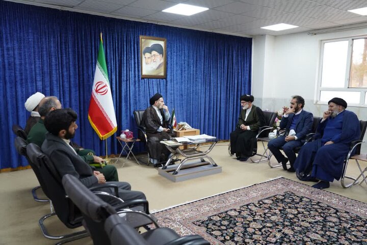 تصاویر/دیدار اعضای دفتر ارتباطات فرهنگی موسسه امام خمینی (ره)با نماینده ولی فقیه در استان لرستان