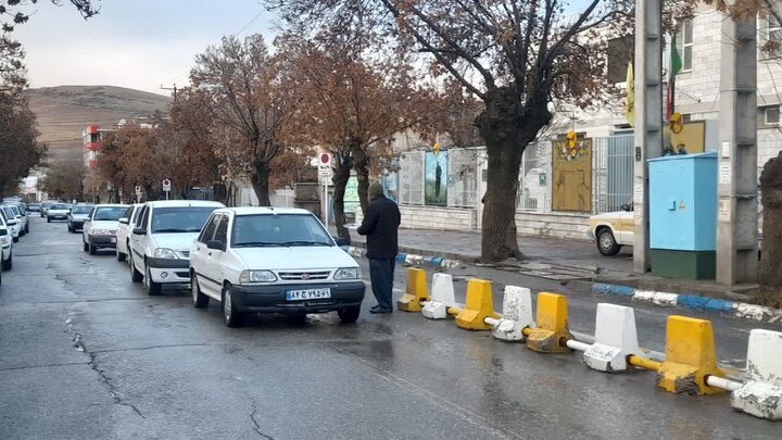 تصاوویر/برپایی ایستگاه صلواتی به مناسبت ولادت حضرت فاطمه (س) توسط طلاب مدرسه علمیه امام صادق (ع) بیجار