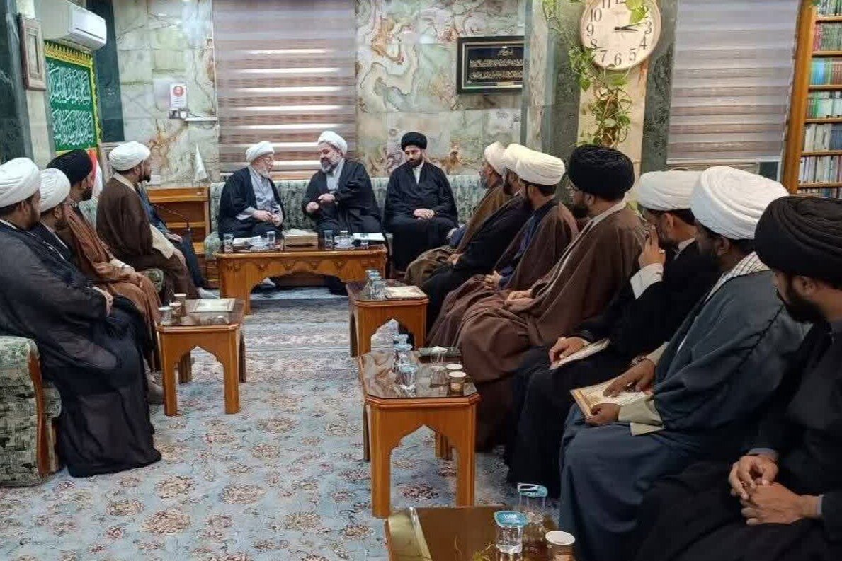 الکوثر فاؤنڈیشن کے زیرِ اہتمام مدرسہ الواعظین کے فارغ التحصیل طلباء کی حرم امام حسین (ع) کے متولی سے ملاقات