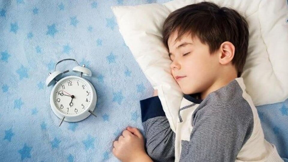 নামাজের জন্য সন্তানের জাগিয়ে তোলা— কার্যকর, কোমল ও স্থায়ী উপায়