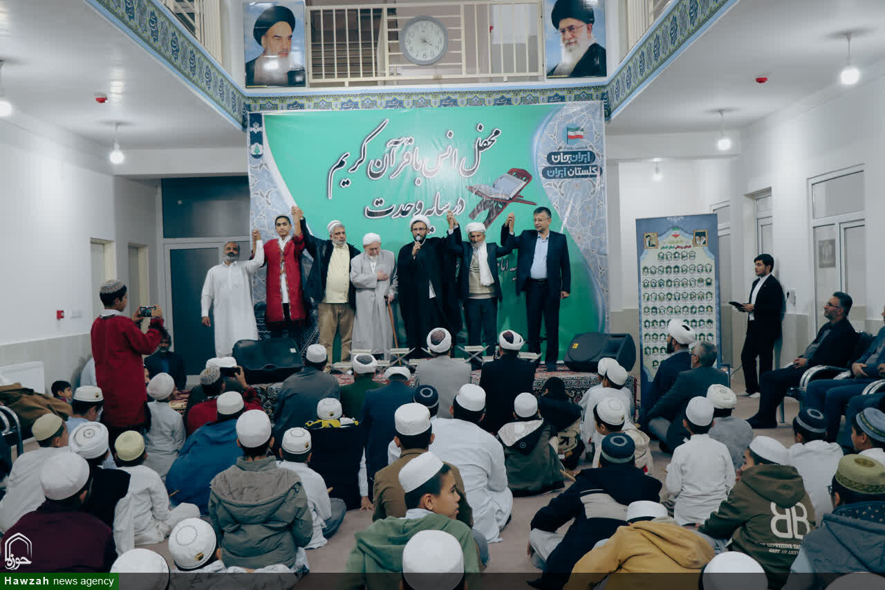 تصاویر/ محفل انس با قرآن کریم در مدرسه علمیه امام صادق علیه‌السلام شهر انبارآلوم