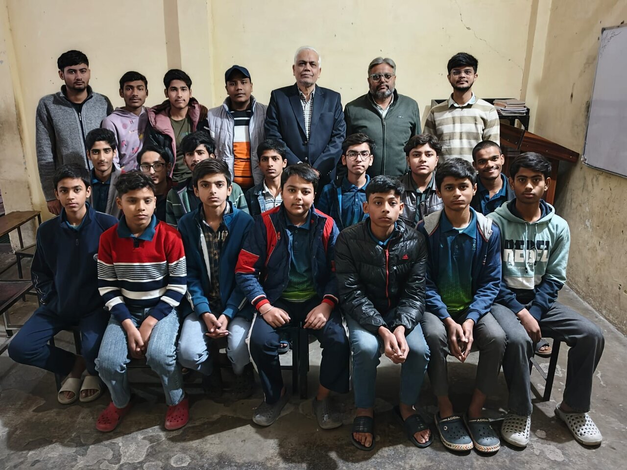 अलीगढ़ ;परीक्षाओं में नुमाया सफलता के लिए अज़फ़र फाउंडेशन कोचिंग सेंटर की प्रमुख भूमिका