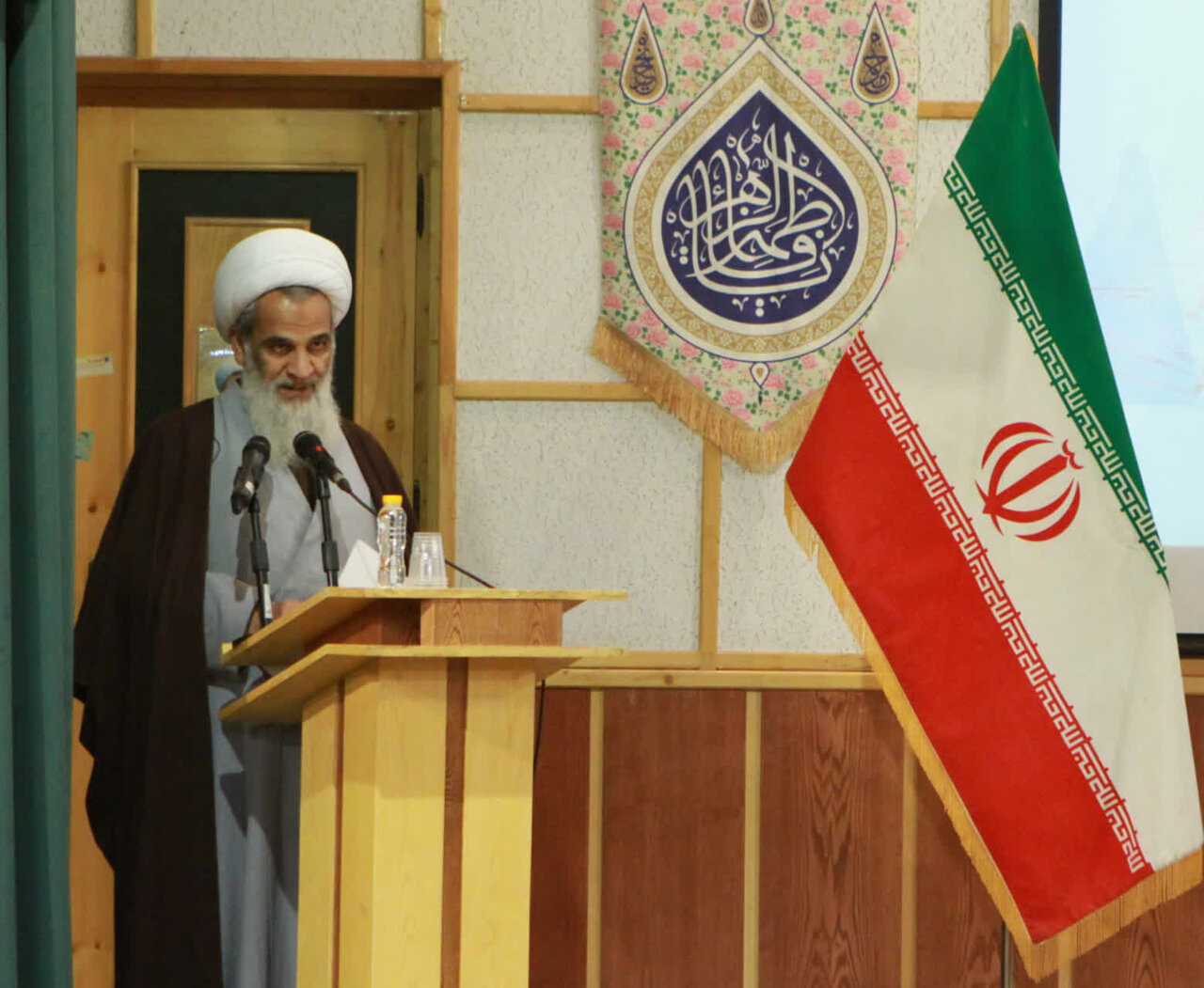 نمایندگان طلاب پیشنهادهای خود را با آیت الله اعرافی در میان گذاشتند