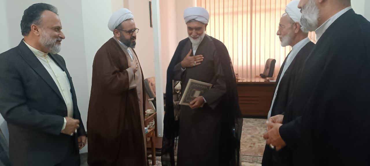 اعطای حکم دبیر خیرین حوزه علمیه استان کرمان به حجت‌الاسلام عباس رضایی.