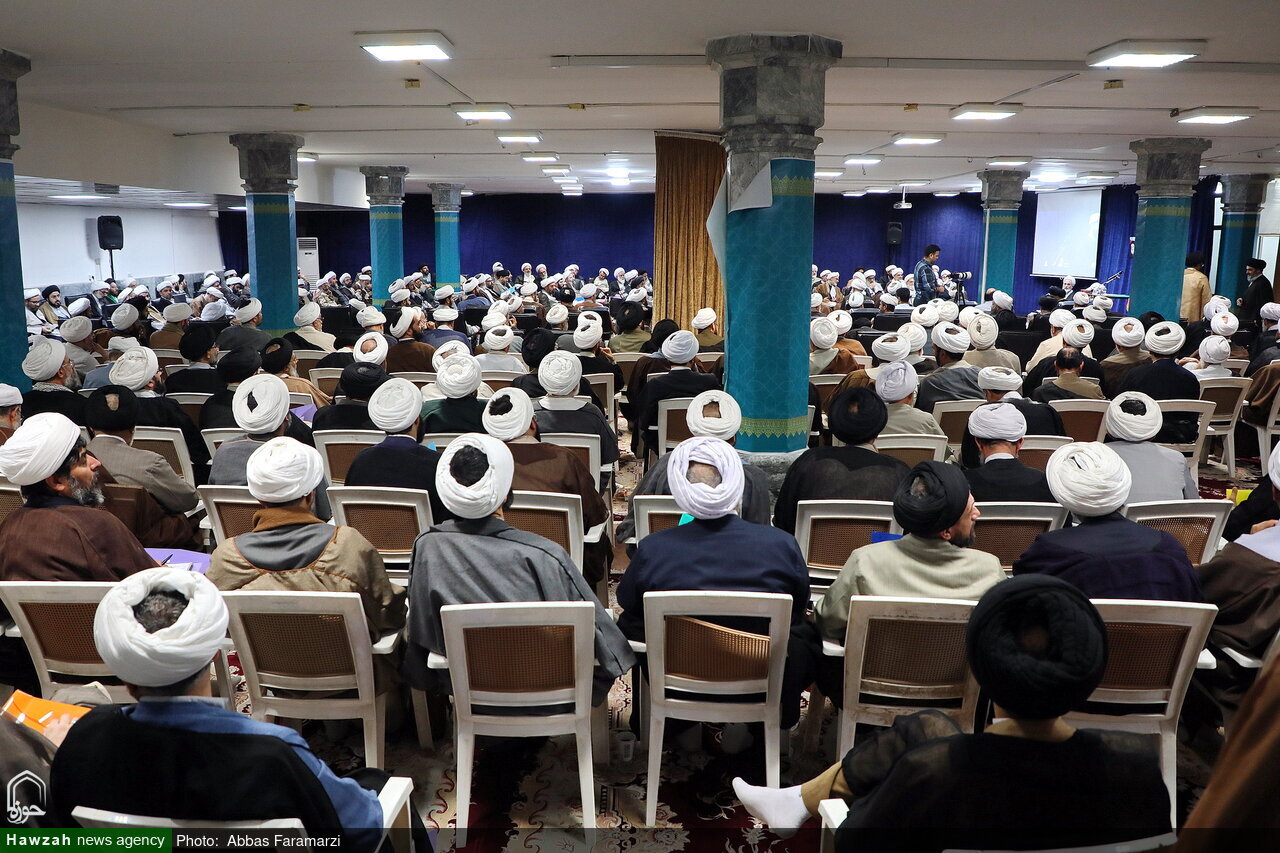 آية اللّه الأعرافيّ يقدّم 12 محورًا إستراتيجيًّا للأنشطة القرآنيّة في الحوزات العلميّة