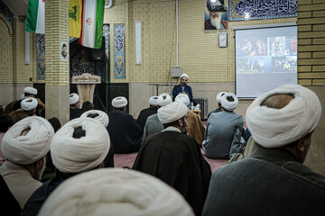 تصاویر/ جشن ولادت حضرت زهرا سلام‌الله‌علیها در مدرسه علمیه آیت‌الله آخوند همدان