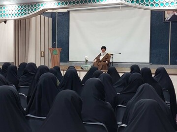 آنچه امروز نیاز داریم حرکت‌های عمیق، دقیق در مقابله با بی‌حجابی و جریان‌های انحرافی مرتبط با مسئله زن است