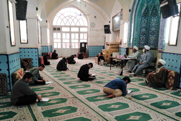 تصاویر/ آغاز امتحانات نیم‌سال اول مدرسه علمیه آیت‌الله مدنی کاشانی(ره)