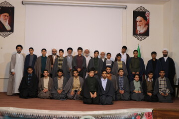 تصاویر/ مراسم عباگذاری طلاب مدرسه علمیه محمودیه در کرمان