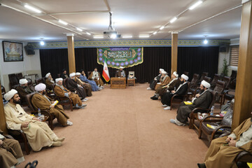 تصاویر / نشست هم اندیشی ائمه جمعه استان همدان با رئیس ستاد اقامه نماز استان